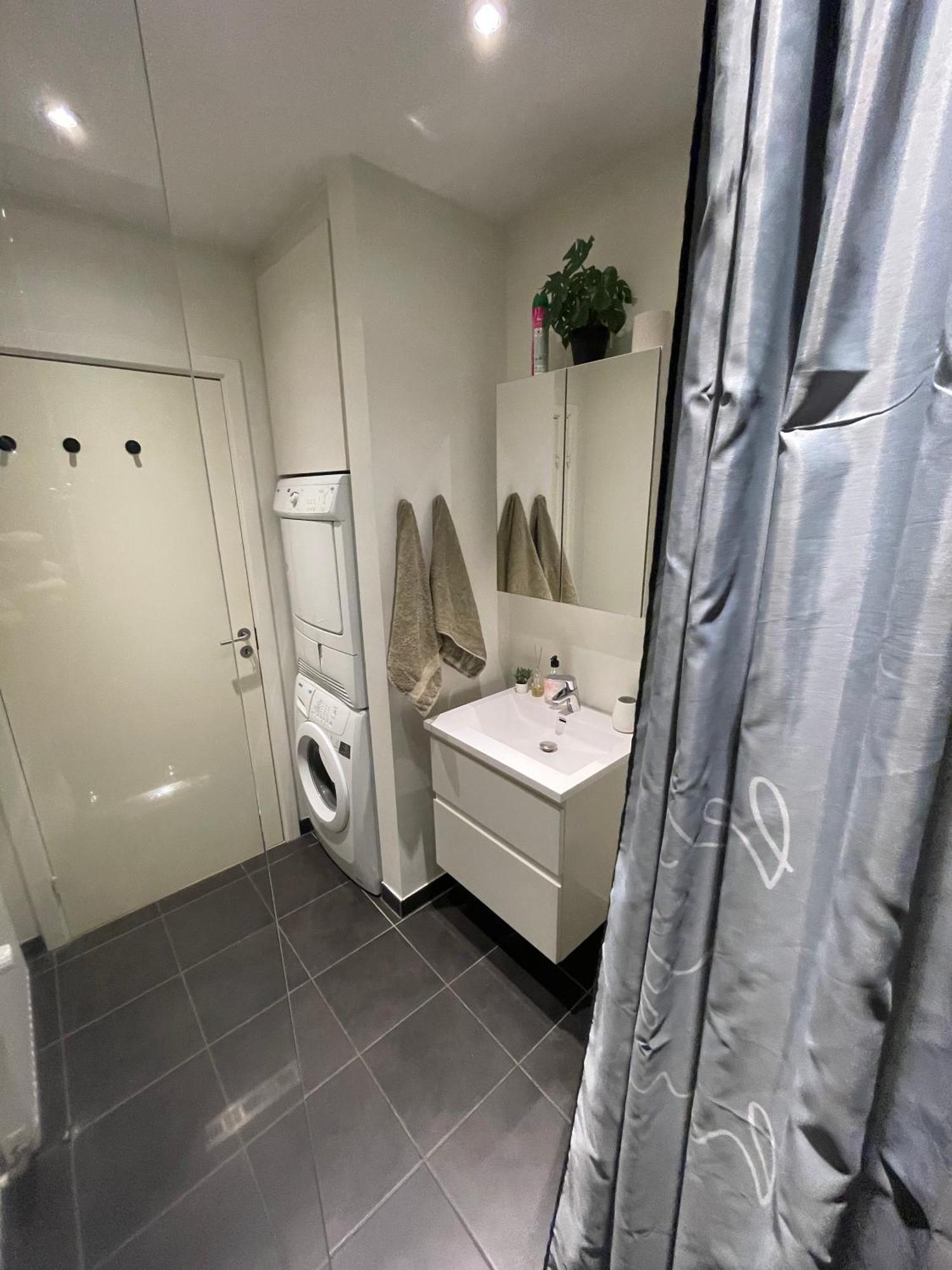 Modern Central Apt With Rooftop, Privat Balcony, & Free Parking,Next To Aarhus Attractions المظهر الخارجي الصورة