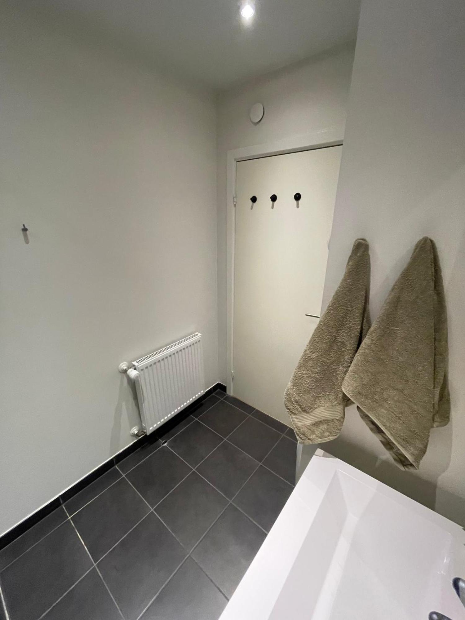 Modern Central Apt With Rooftop, Privat Balcony, & Free Parking,Next To Aarhus Attractions المظهر الخارجي الصورة